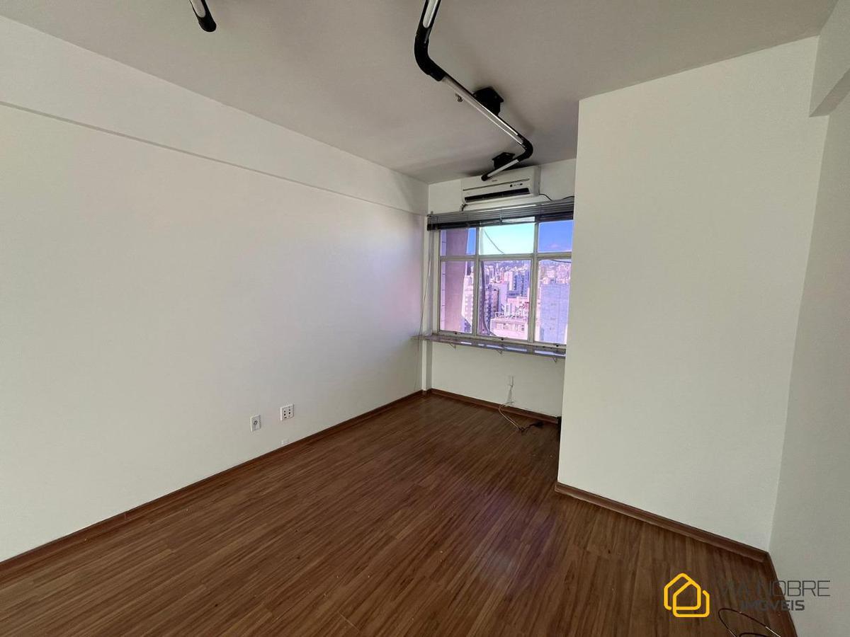 Sala, Funcionários