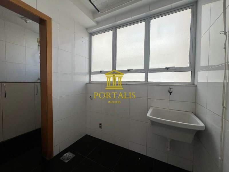 Apartamento, Sagrada Família, 3 Quartos, 2 Vagas, 1 Suíte