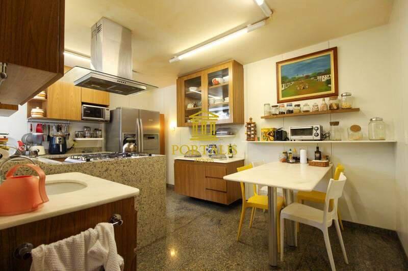 Casa, Serra, 4 Quartos, 5 Vagas, 1 Suíte