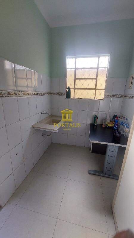 Casa, Floresta, 3 Quartos, 0 Vaga, 2 Suítes