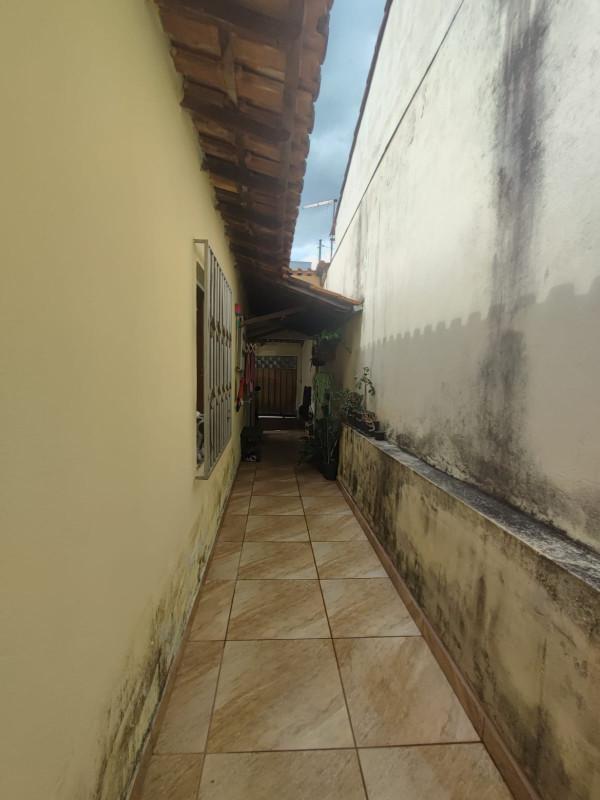 Casa, Industrial, 3 Quartos, 2 Vagas, 1 Suíte
