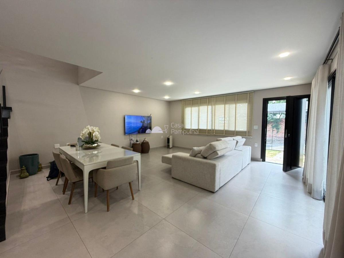 Casa, Trevo, 3 Quartos, 2 Vagas, 2 Suítes