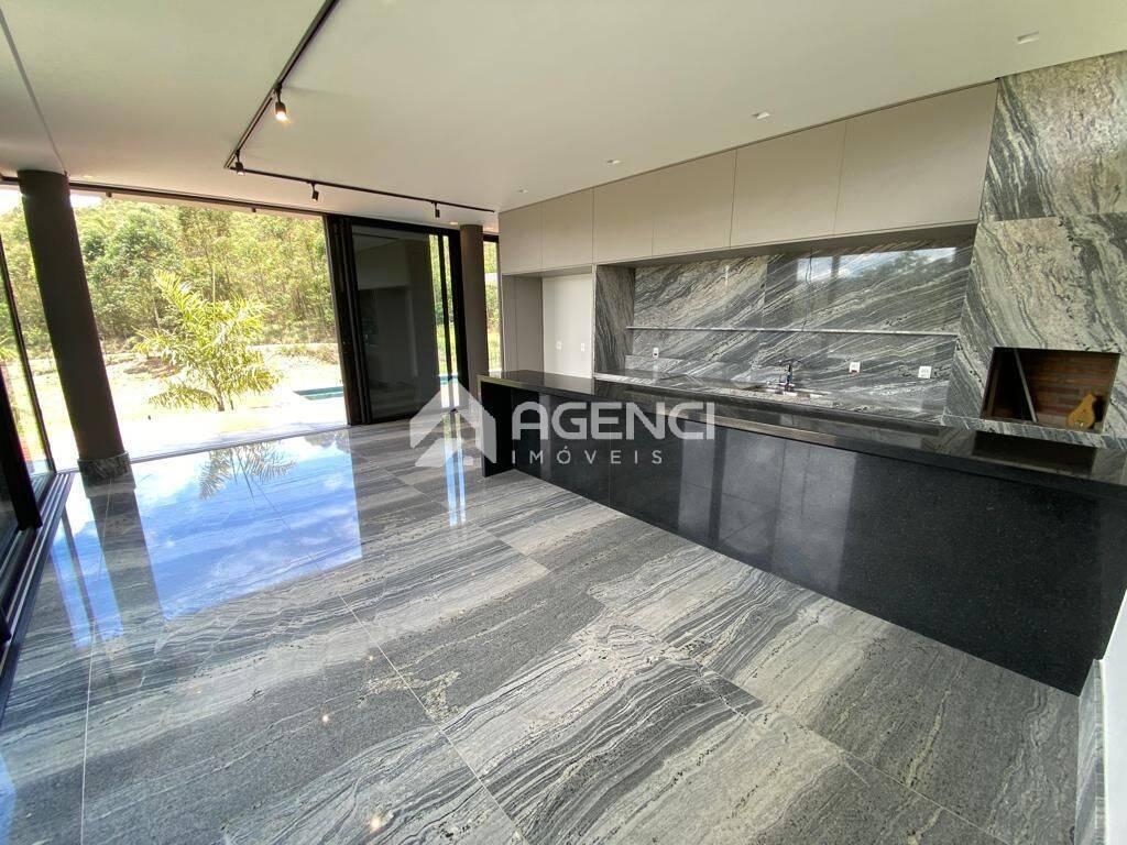 Casa, Alphaville - Lagoa dos Ingleses, 4 Quartos, 0 Vaga, 4 Suítes