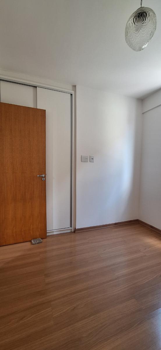 Apartamento, Sagrada Família, 3 Quartos, 2 Vagas, 1 Suíte