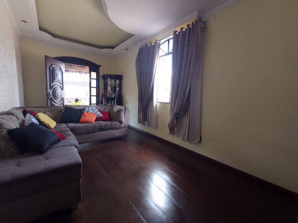 Casa, Milionários, 3 Quartos, 2 Vagas