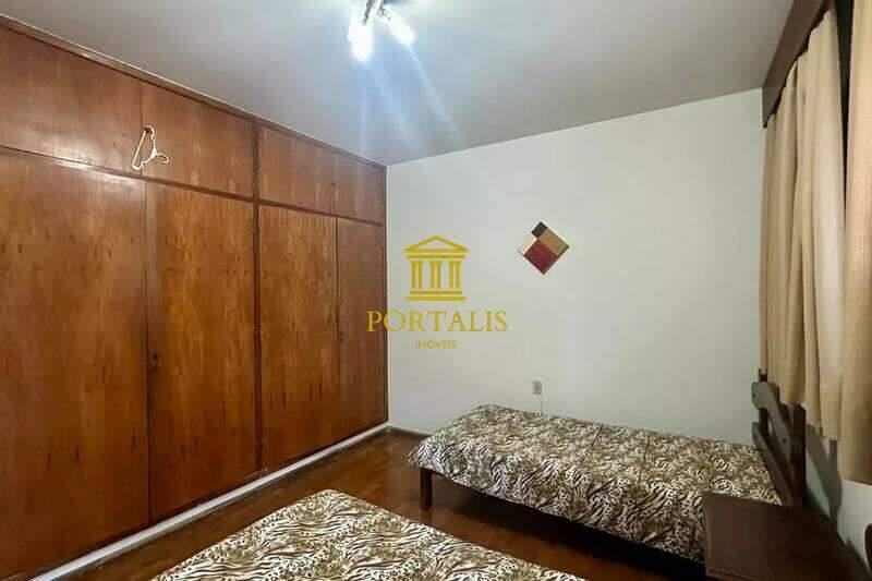 Casa, Serra, 4 Quartos, 4 Vagas, 1 Suíte