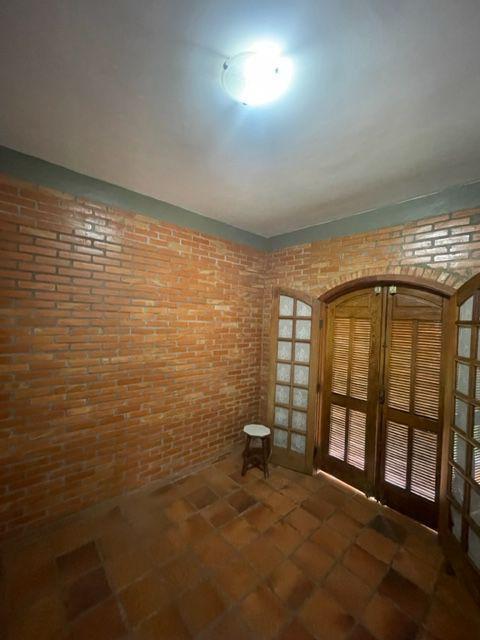Casa, Centro, 3 Quartos, 2 Vagas, 1 Suíte