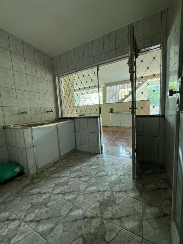 Casa, Petrópolis (barreiro), 4 Quartos, 3 Vagas, 2 Suítes