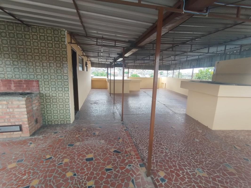 Casa, Cachoeirinha, 4 Quartos, 2 Vagas, 2 Suítes