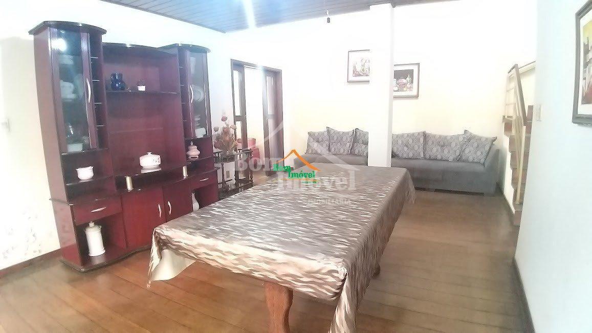 Casa, Centro, 3 Quartos, 2 Vagas, 1 Suíte