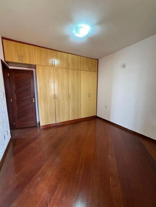 Casa, Castelo, 5 Quartos, 10 Vagas, 2 Suítes