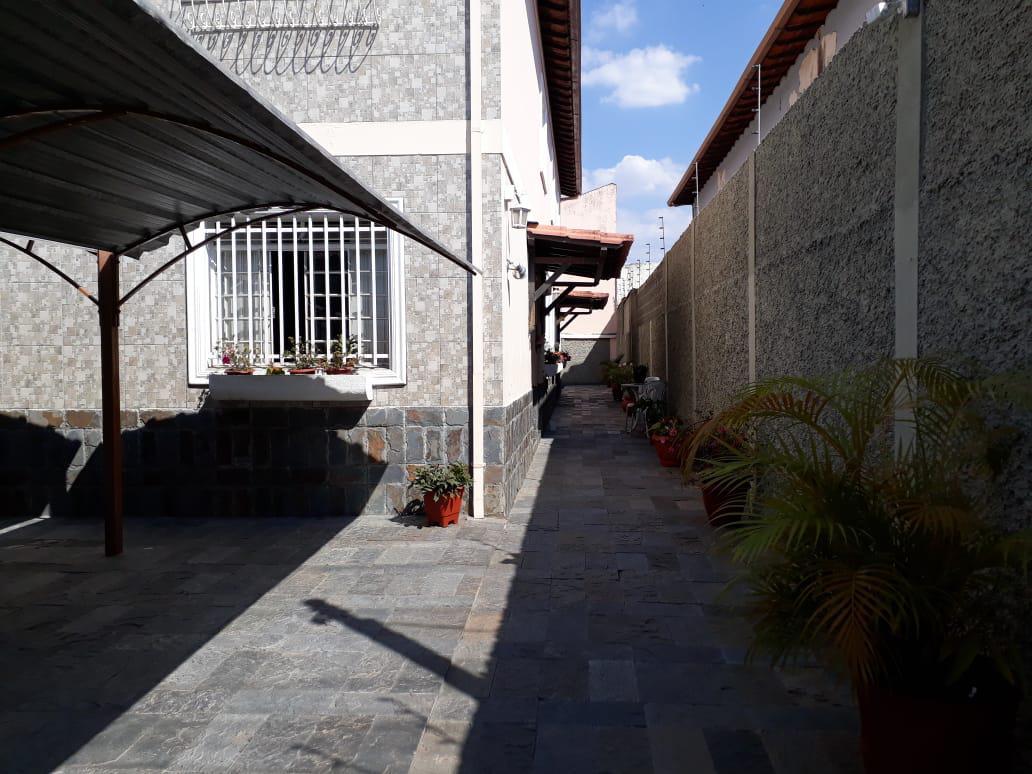 Casa, Vila Clóris, 2 Quartos, 1 Vaga, 1 Suíte