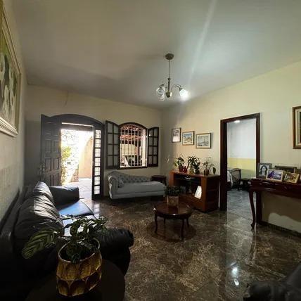 Casa, São Geraldo, 6 Quartos, 2 Vagas, 2 Suítes