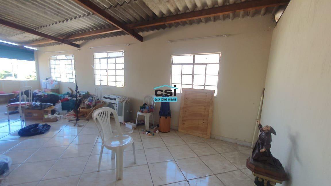 Casa, Lagoinha, 6 Quartos, 0 Vaga, 2 Suítes