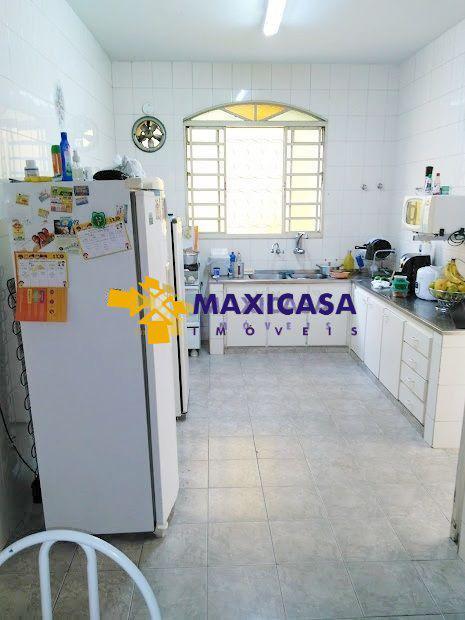 Casa, Cachoeirinha, 5 Quartos, 5 Vagas, 1 Suíte