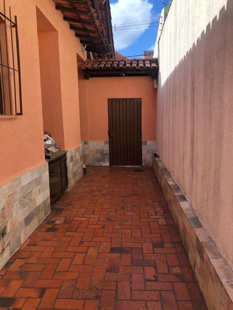 Casa, Castelo, 4 Quartos, 4 Vagas, 1 Suíte