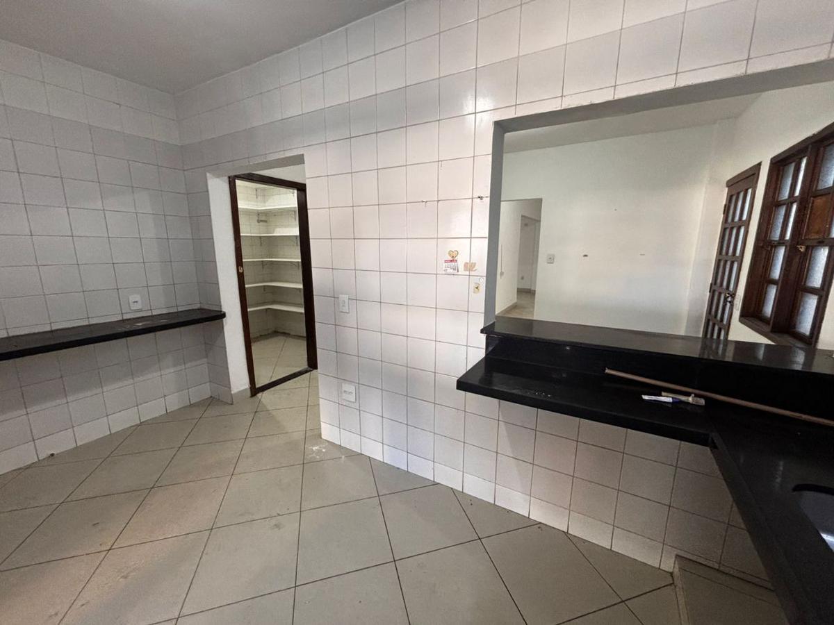 Casa, Santa Cruz, 5 Quartos, 0 Vaga