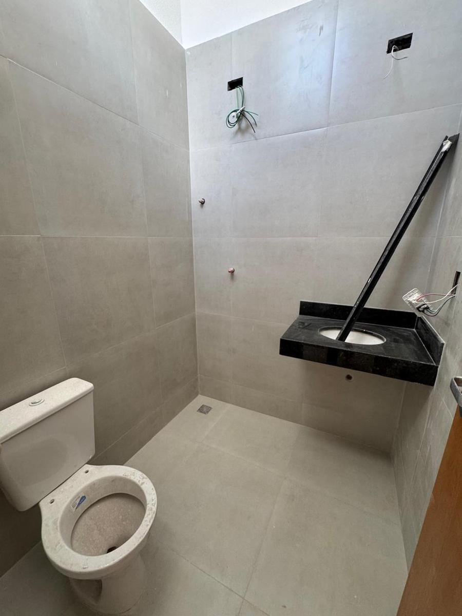 Casa, Santa Mônica, 2 Quartos, 1 Vaga, 2 Suítes