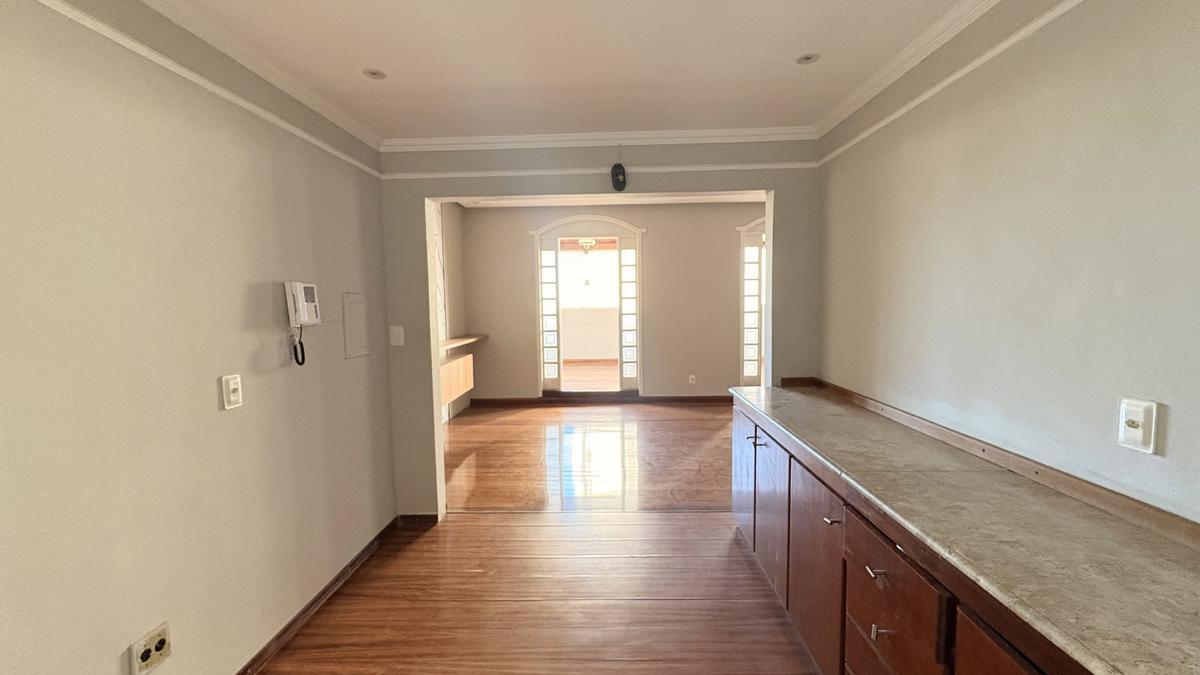 Apartamento, Luxemburgo, 4 Quartos, 1 Vaga, 1 Suíte