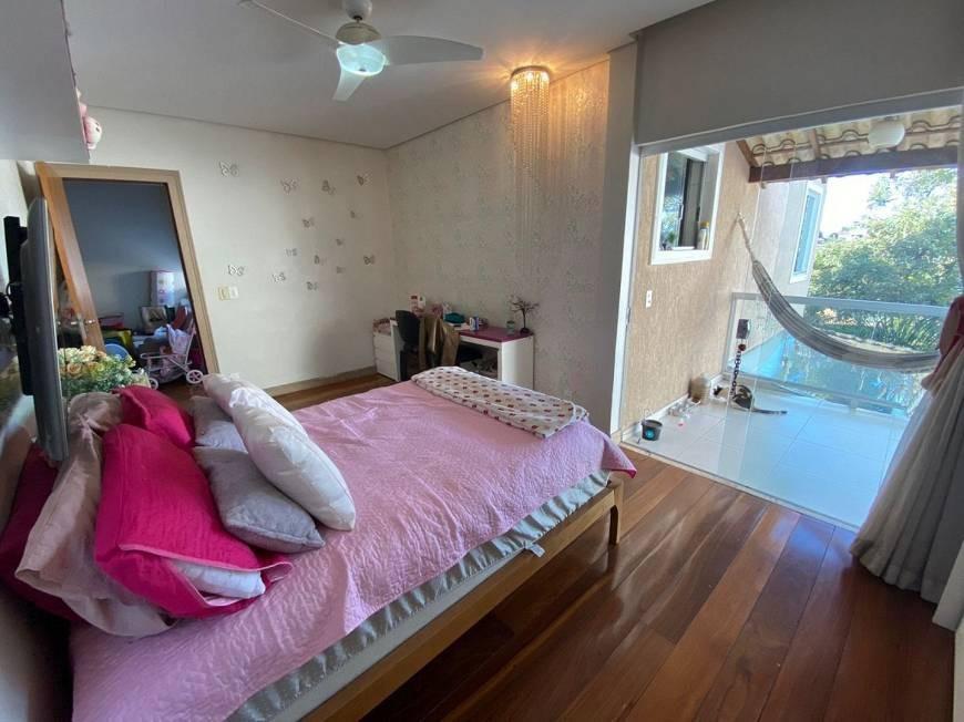 Casa, Trevo, 4 Quartos, 5 Vagas, 2 Suítes