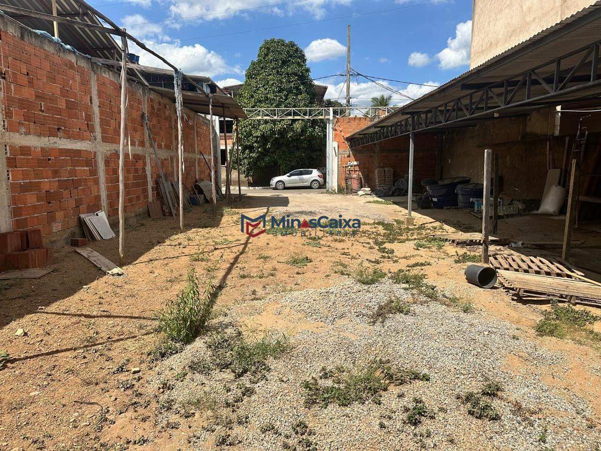 Galpão, Santa Terezinha, 0 Quarto, 0 Vaga