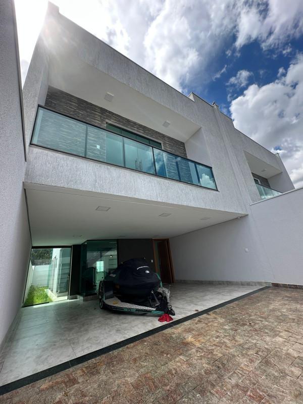 Casa, Espírito Santo, 3 Quartos, 4 Vagas, 1 Suíte