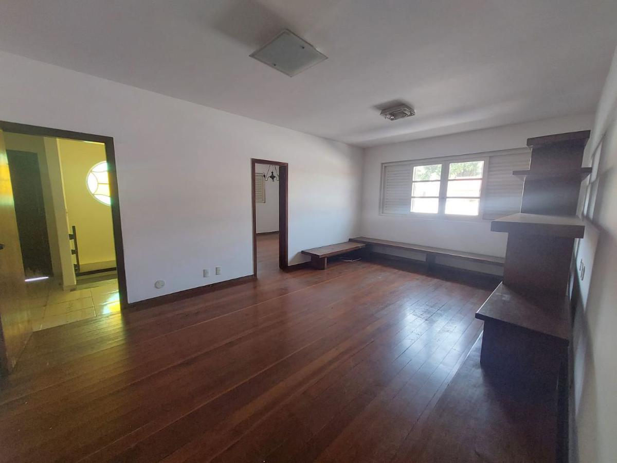 Casa, Cachoeirinha, 4 Quartos, 1 Vaga, 3 Suítes