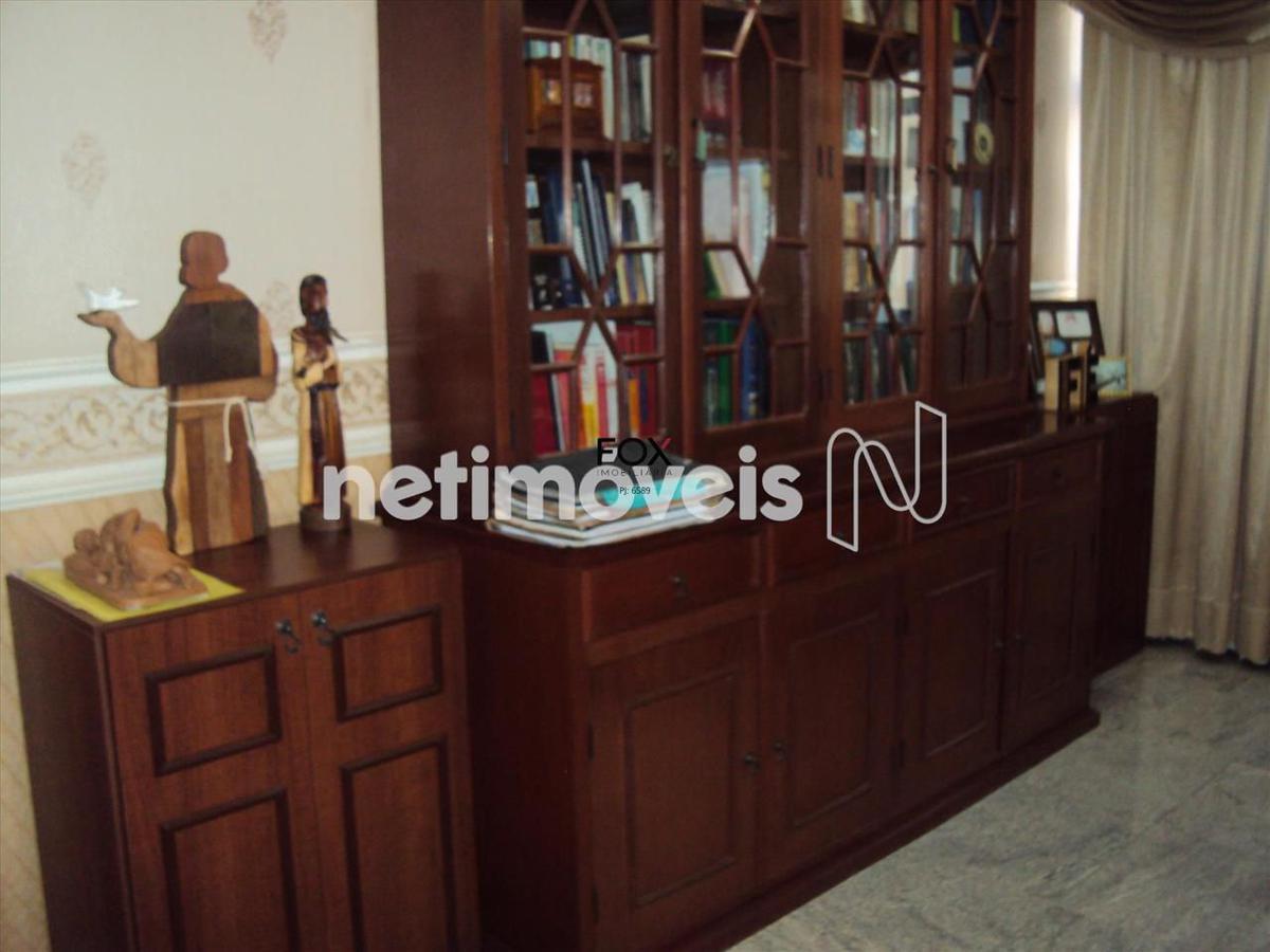 Sala, Barro Preto, 0 Quarto, 2 Vagas