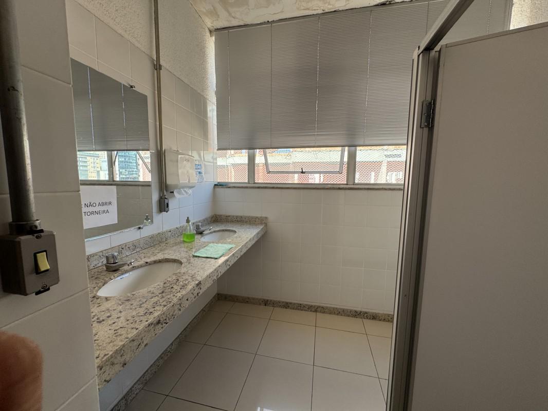 Andar, Centro, 0 Quarto, 5 Vagas