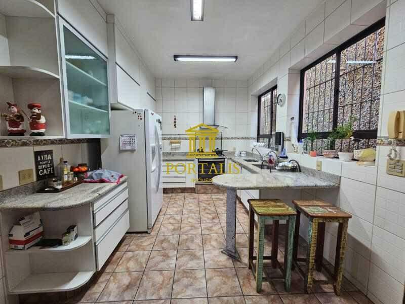 Casa, Nova Suíssa, 4 Quartos, 4 Vagas, 1 Suíte