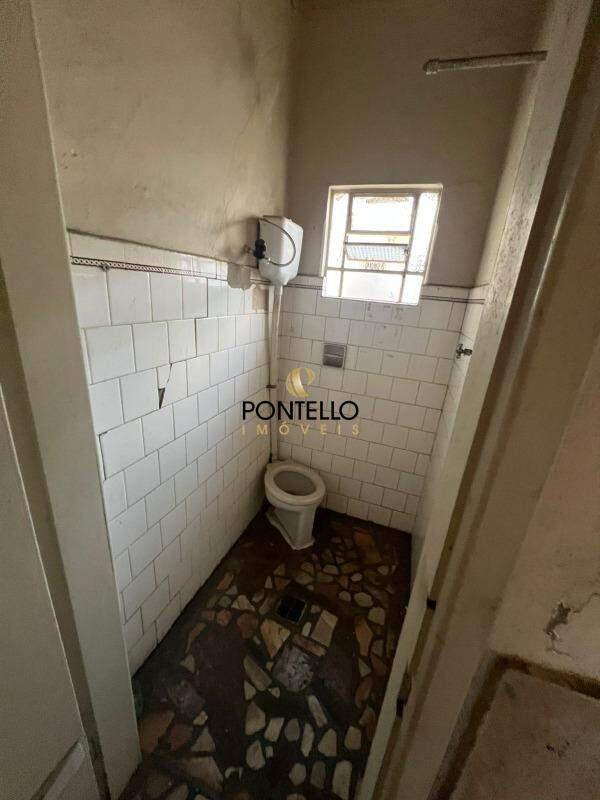 Casa, Centro, 4 Quartos, 2 Vagas, 1 Suíte