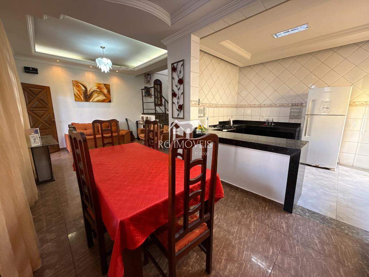 Casa, Niterói, 4 Quartos, 6 Vagas, 1 Suíte