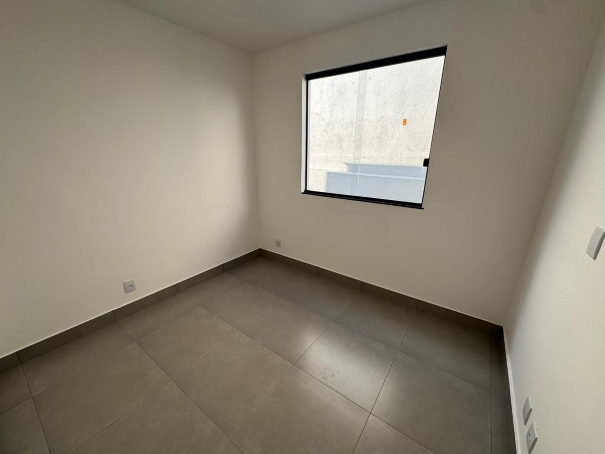 Casa, Serra Dourada, 3 Quartos, 2 Vagas, 1 Suíte