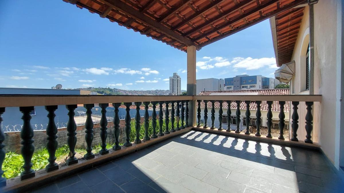 Casa, Vila Martins, 4 Quartos, 5 Vagas, 1 Suíte