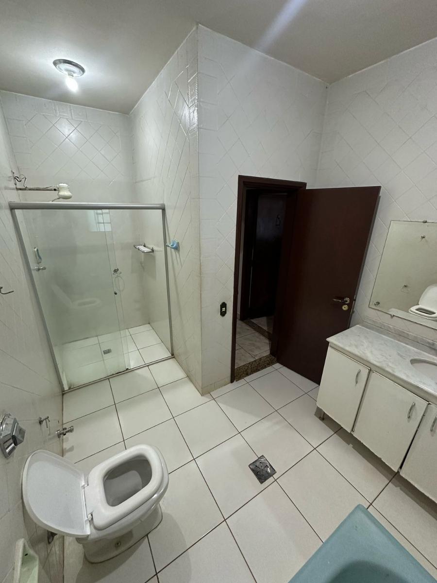 Casa, Centro, 4 Quartos, 0 Vaga