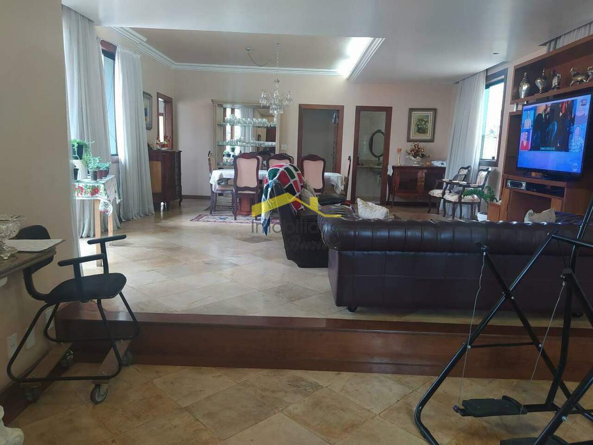 Casa, Estoril, 7 Quartos, 6 Vagas, 3 Suítes