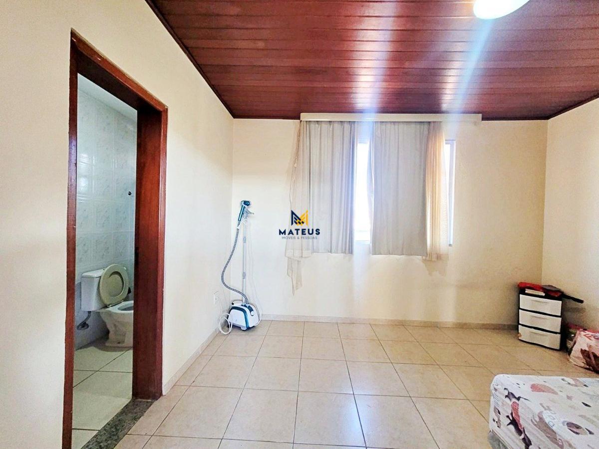Cobertura, Santa Cruz, 4 Quartos, 2 Vagas, 1 Suíte