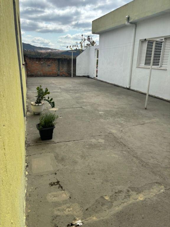 Casa, Nações Unidas, 4 Quartos, 2 Vagas, 1 Suíte