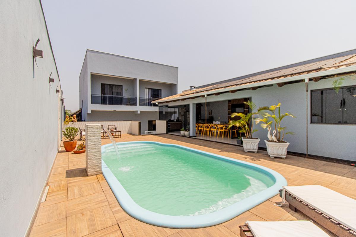 Casa, Granja Ouro Branco, 3 Quartos, 10 Vagas, 1 Suíte