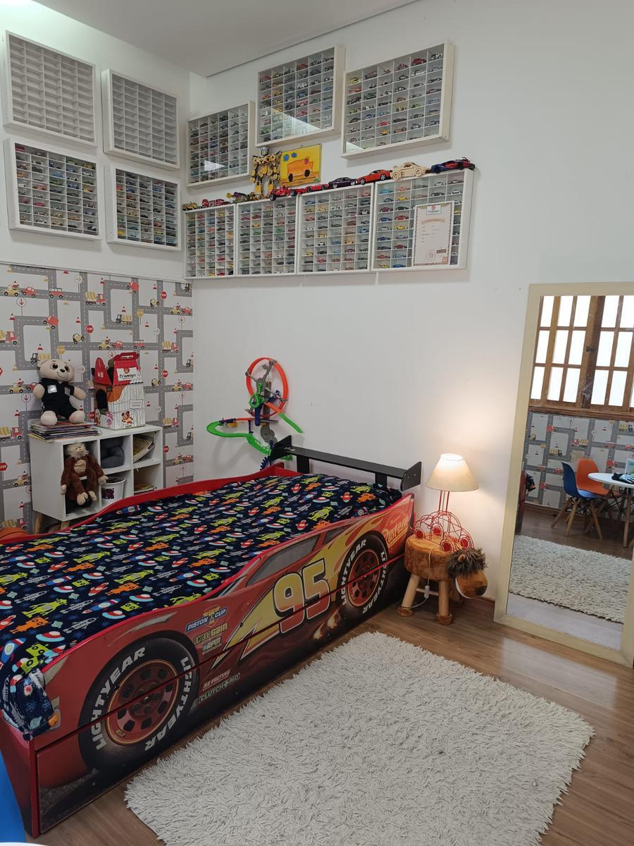 Casa, Jardim América, 3 Quartos, 4 Vagas, 2 Suítes