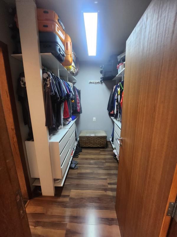 Casa, Cabral, 3 Quartos, 4 Vagas, 1 Suíte