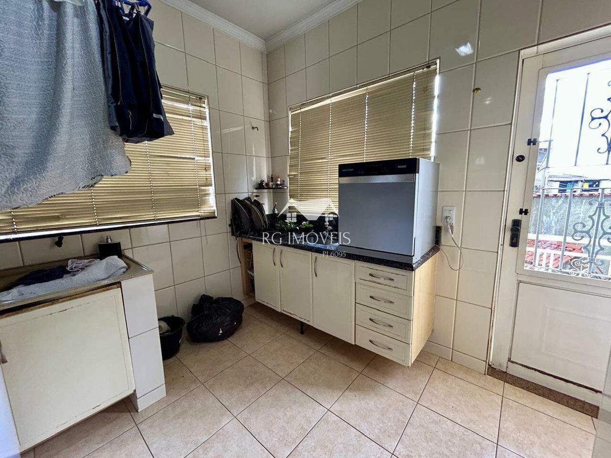 Casa, Milionários, 3 Quartos, 4 Vagas, 1 Suíte