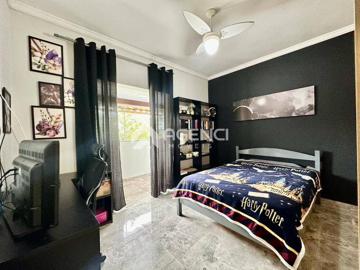 Casa, Cabral, 4 Quartos, 0 Vaga, 2 Suítes