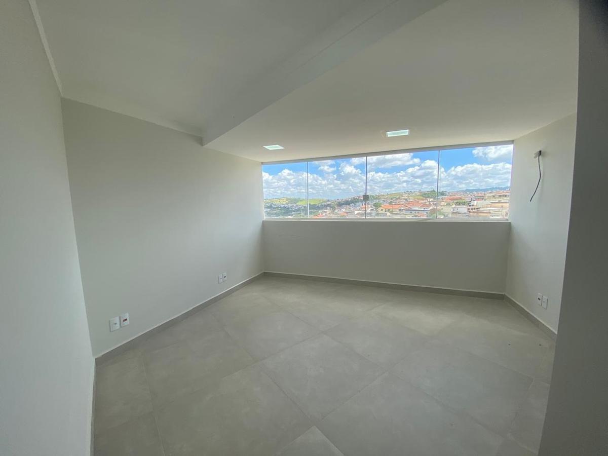 Sala, Vila Verde, 0 Quarto, 0 Vaga