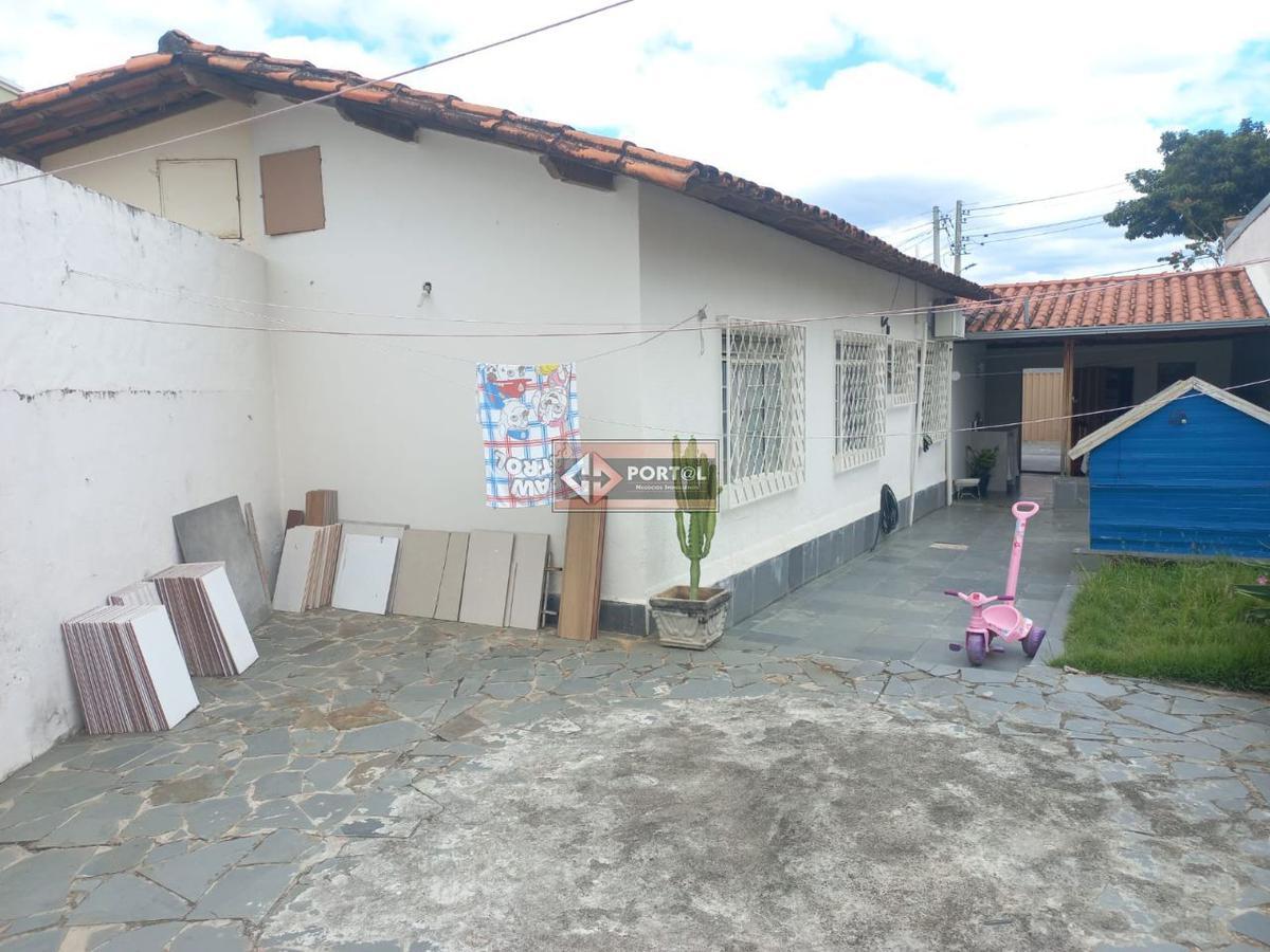 Casa, Vila Clóris, 3 Quartos, 4 Vagas, 1 Suíte