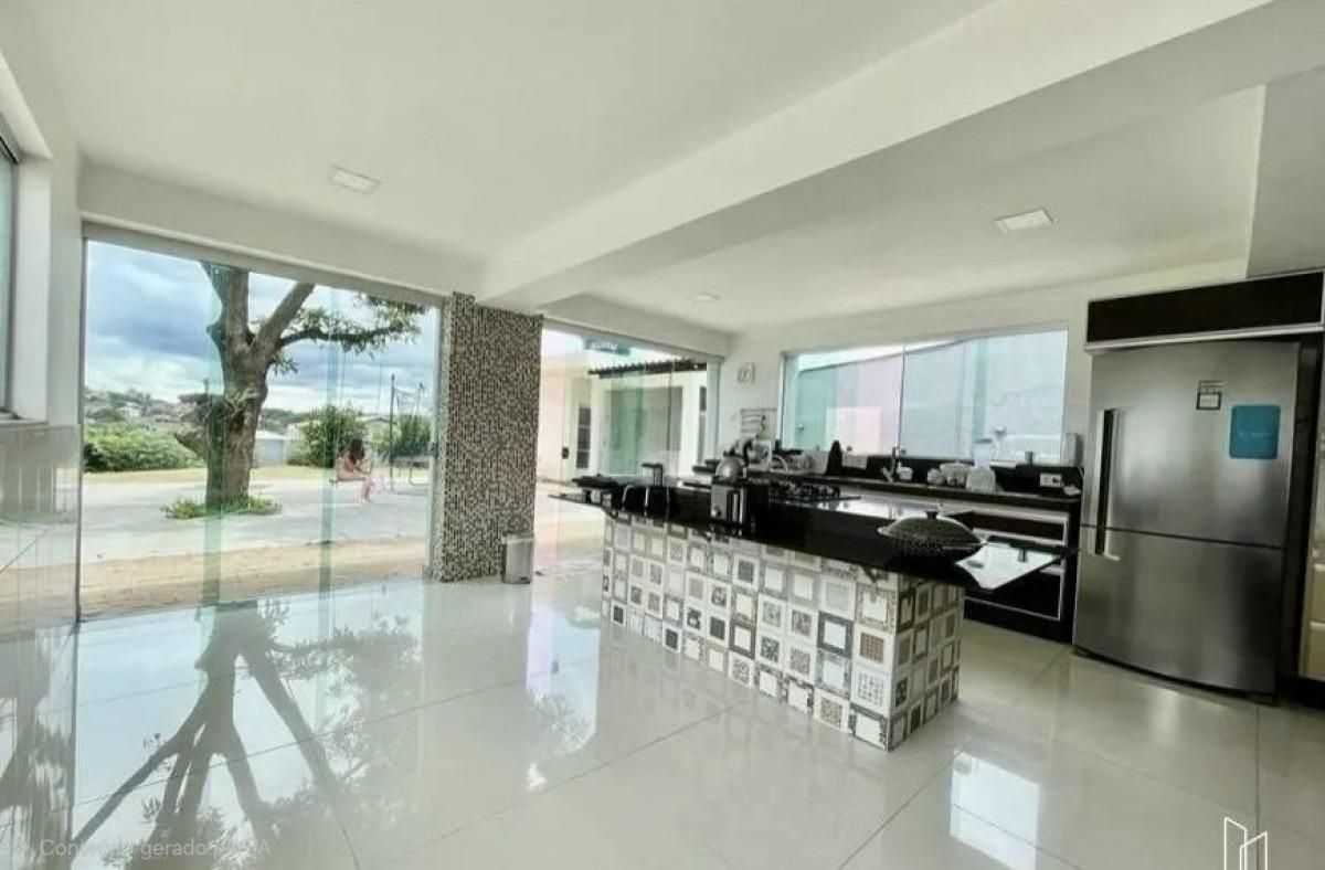 Casa, Trevo, 4 Quartos, 10 Vagas, 4 Suítes