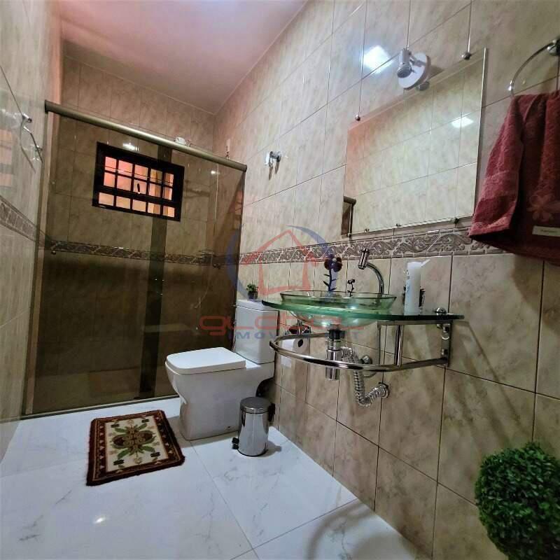 Casa, Castelo, 4 Quartos, 5 Vagas, 1 Suíte