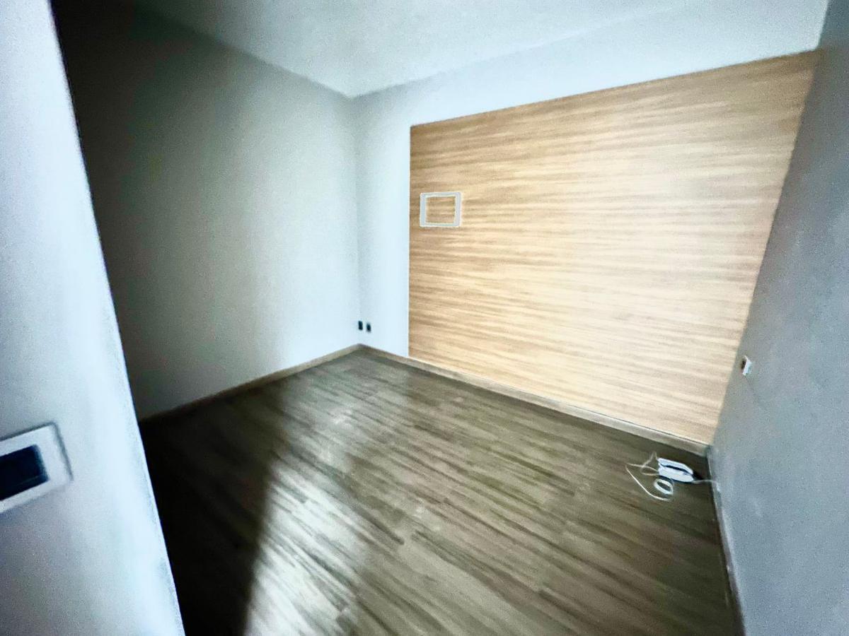 Sala, Lourdes, 1 Vaga