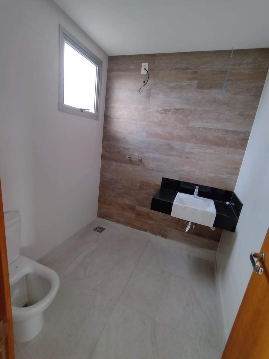 Casa, Centro, 3 Quartos, 2 Vagas, 1 Suíte