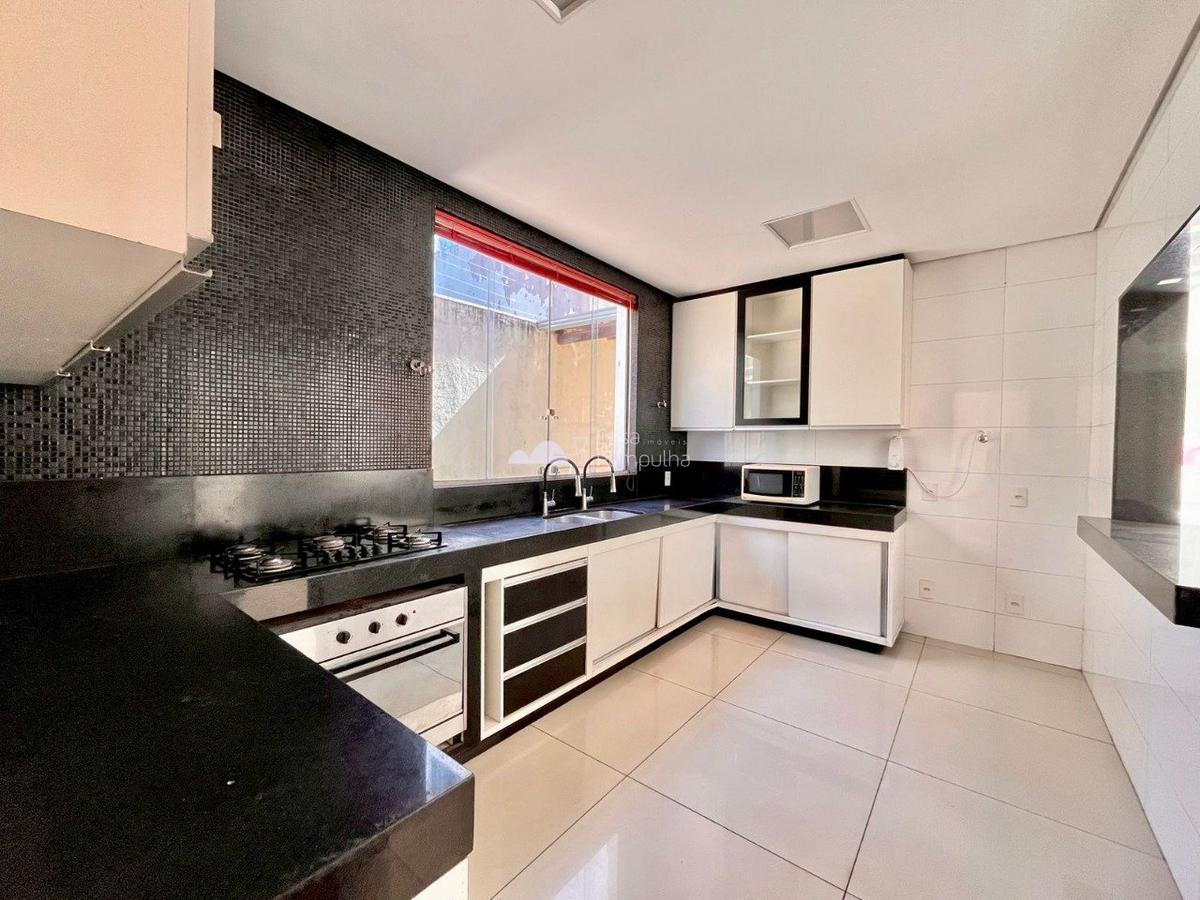Casa, Trevo, 4 Quartos, 4 Vagas, 2 Suítes